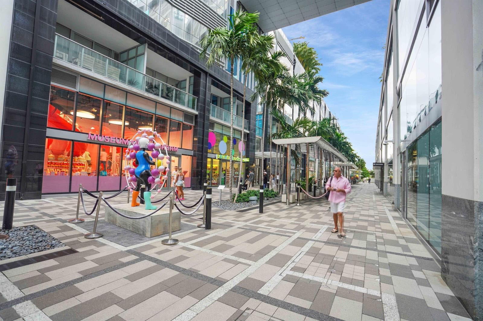 851 NE 1st Avenue # 812, Miami FL 33132 — 61