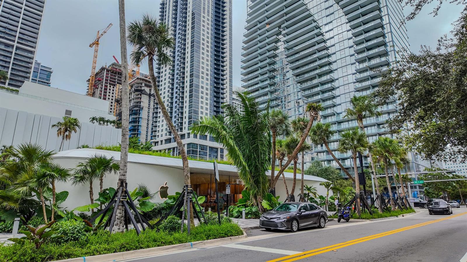 851 NE 1st Avenue # 812, Miami FL 33132 — 65