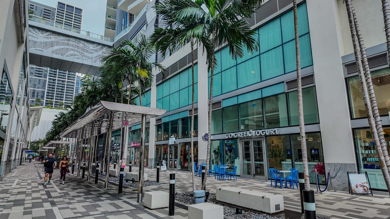 851 NE 1st Avenue # 812, Miami FL 33132 — 59