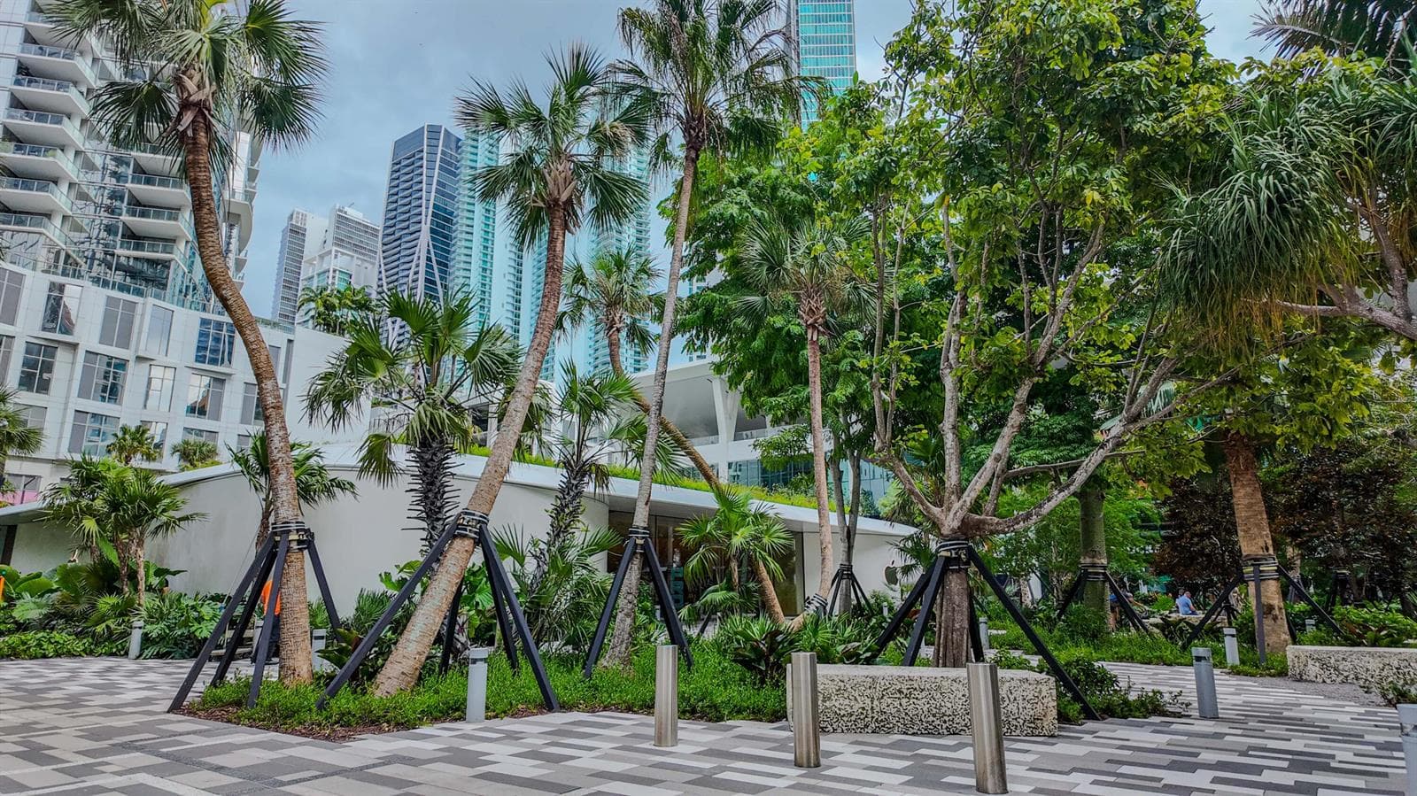 851 NE 1st Avenue # 812, Miami FL 33132 — 58