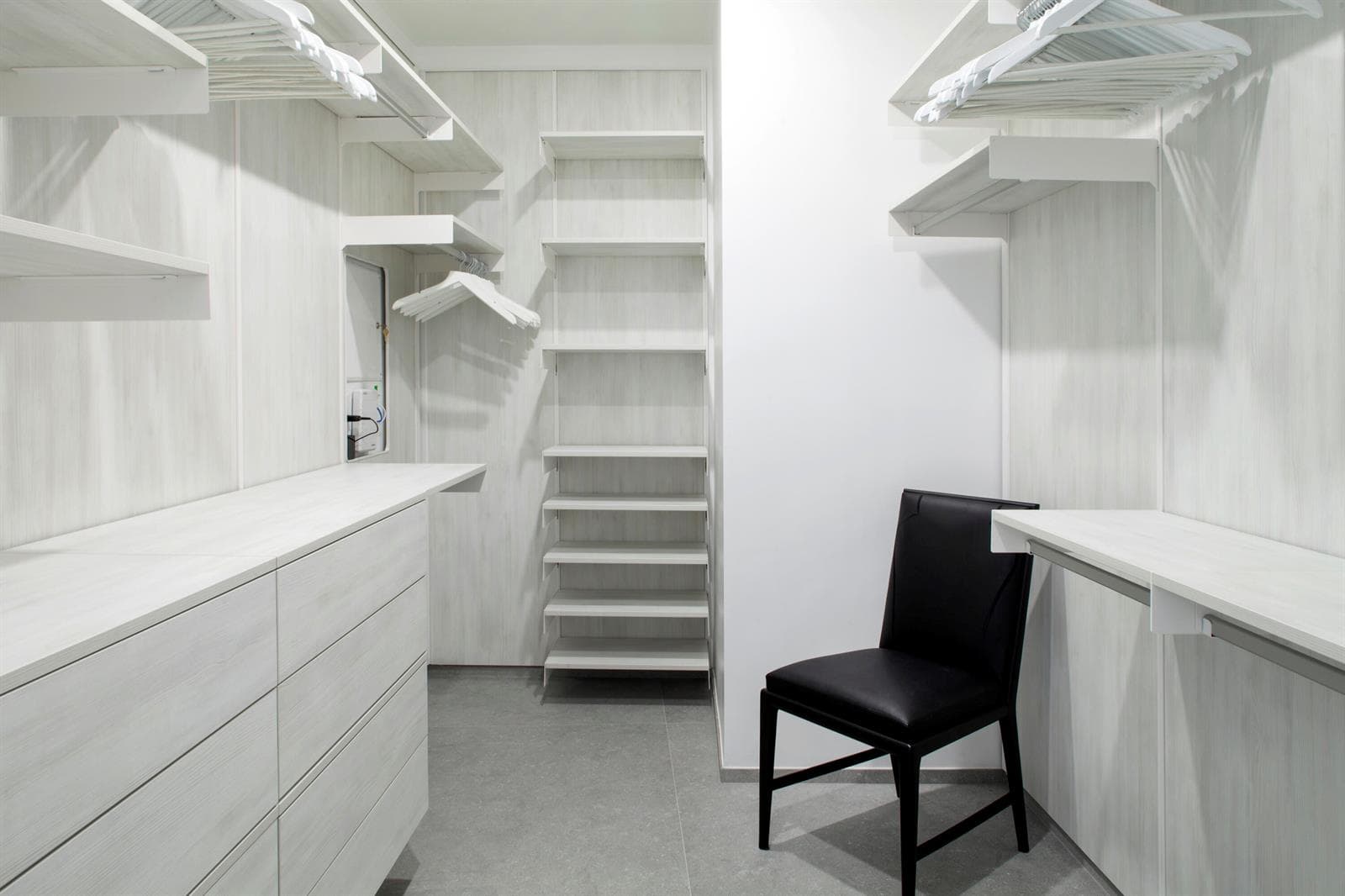 851 NE 1st Avenue # 812, Miami FL 33132 — 44