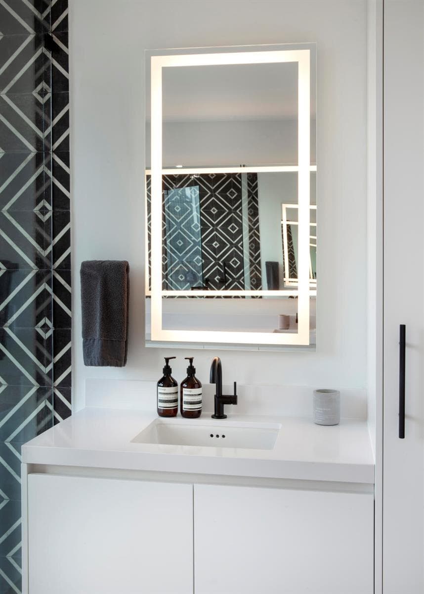 851 NE 1st Avenue # 812, Miami FL 33132 — 40