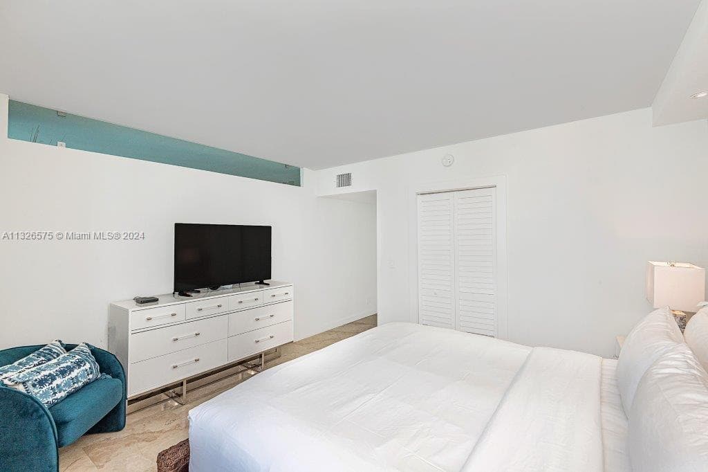 2301 Collins Ave # 1117, Miami Beach FL 33139 — 11