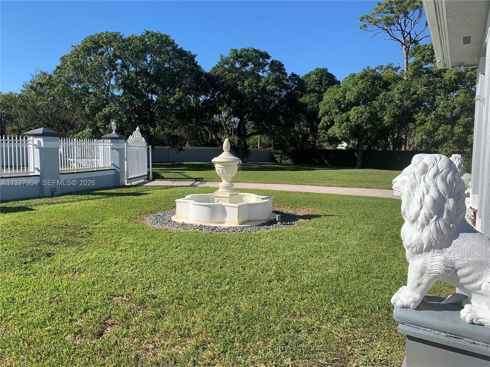 7625 SW 75th Ave, Miami FL 33143 — 2