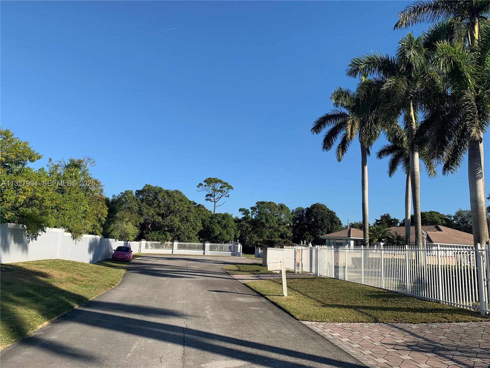 7625 SW 75th Ave, Miami FL 33143 — 7