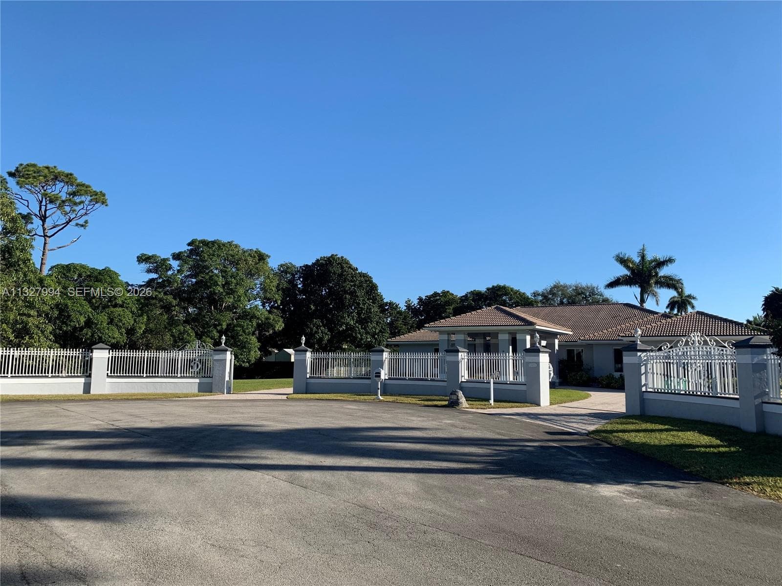 7625 SW 75th Ave, Miami FL 33143 — 8