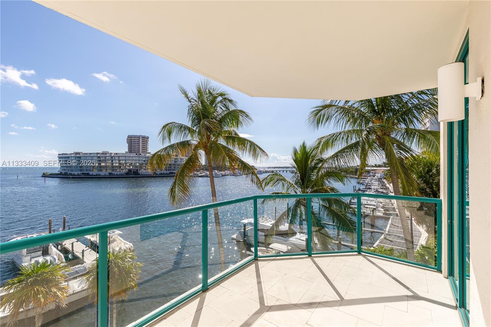 1660 W Glencoe St # 302, Coconut Grove FL 33133 — 52