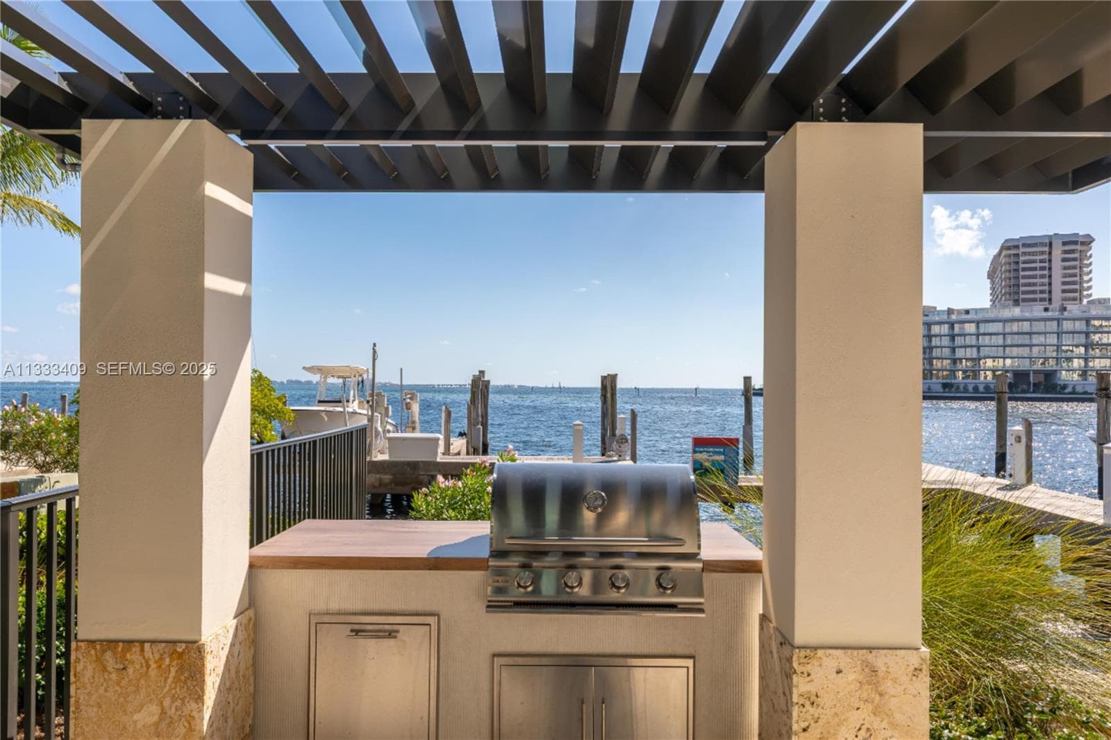 1660 W Glencoe St # 302, Coconut Grove FL 33133 — 70