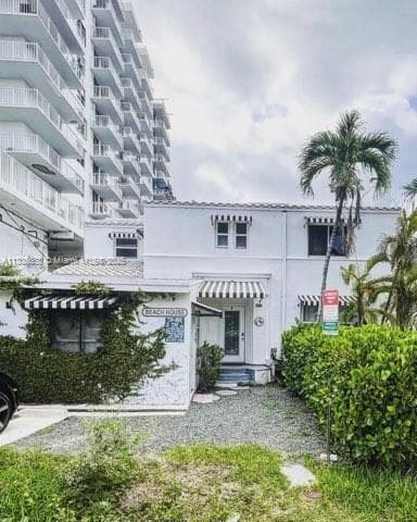 2811 Indian Creek Dr, Miami Beach FL 33140 — 1