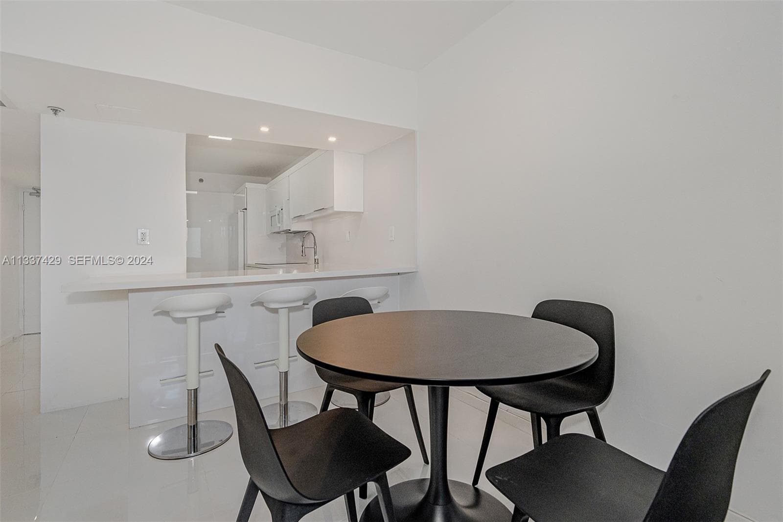 100 Lincoln Rd # 519, Miami Beach FL 33139 — 6