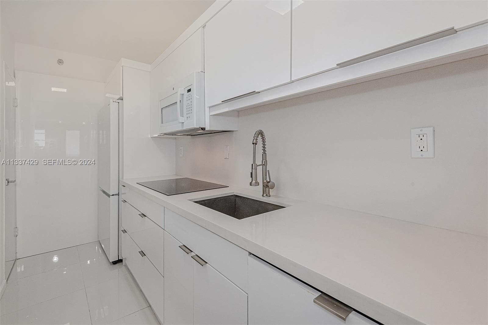 100 Lincoln Rd # 519, Miami Beach FL 33139 — 10