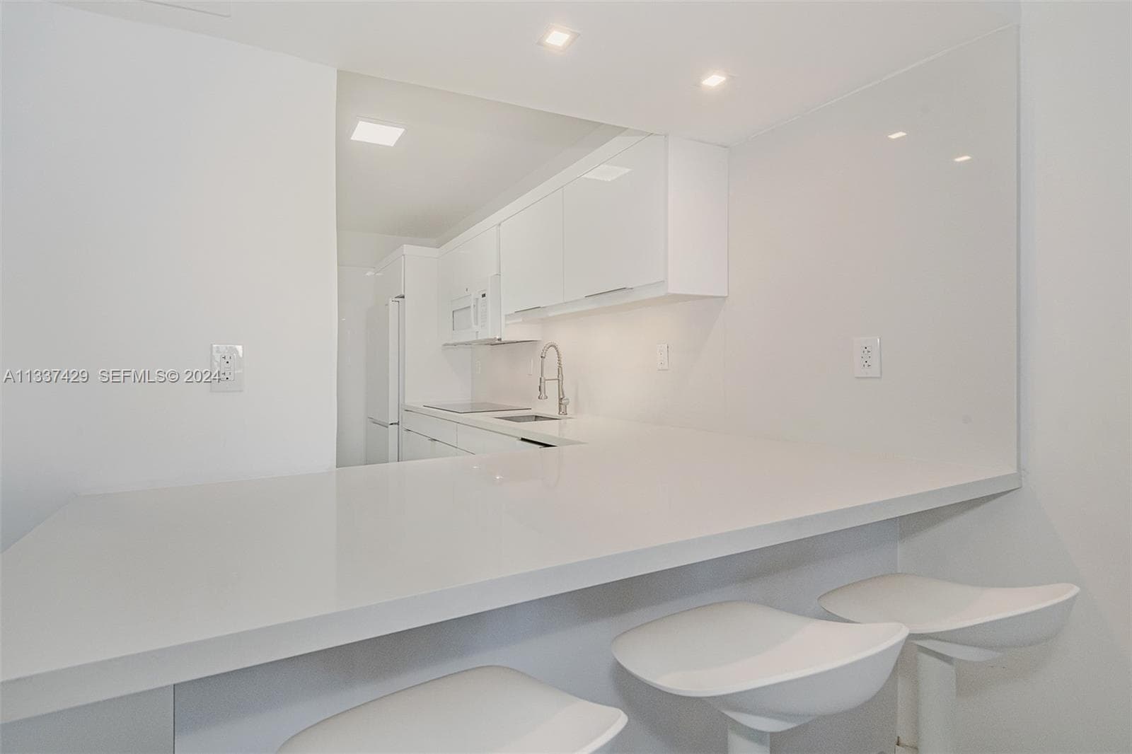 100 Lincoln Rd # 519, Miami Beach FL 33139 — 8