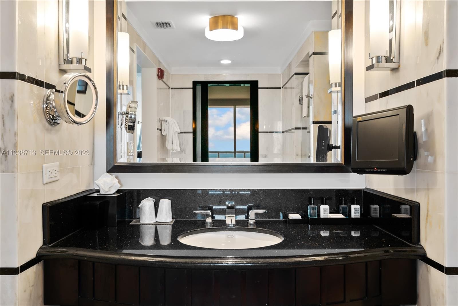 4391 Collins Ave, Miami Beach FL 33140 — 11
