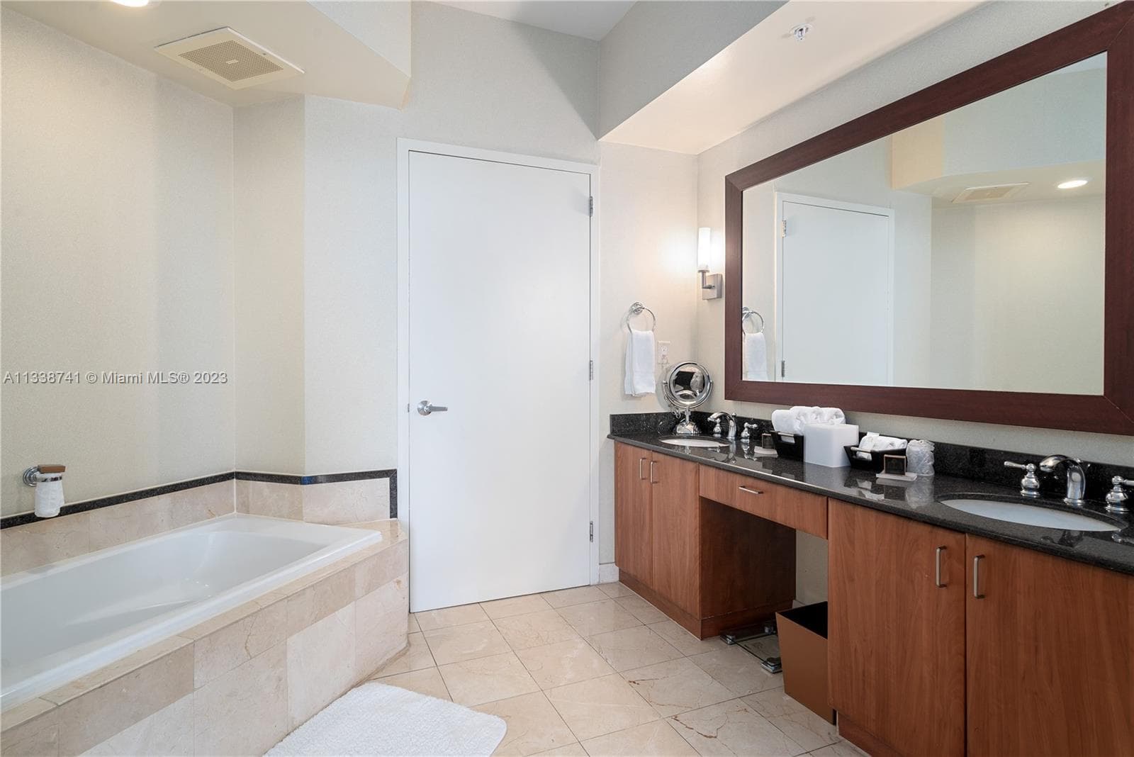 18001 Collins Ave # 2009, Sunny Isles Beach FL 33160 — 9