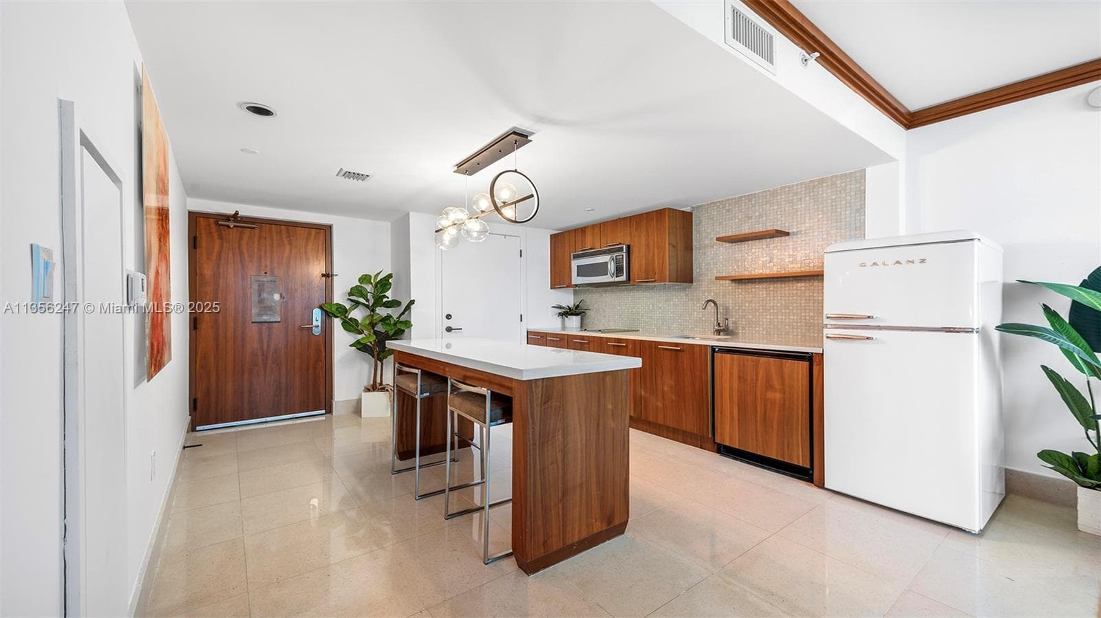 Central Carillon Beach Co, Miami Beach, FL — 13