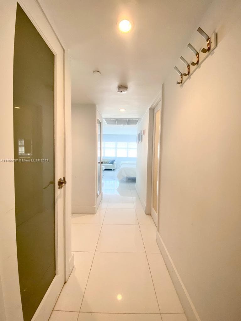 100 Lincoln Rd # 906, Miami Beach FL 33139 — 2