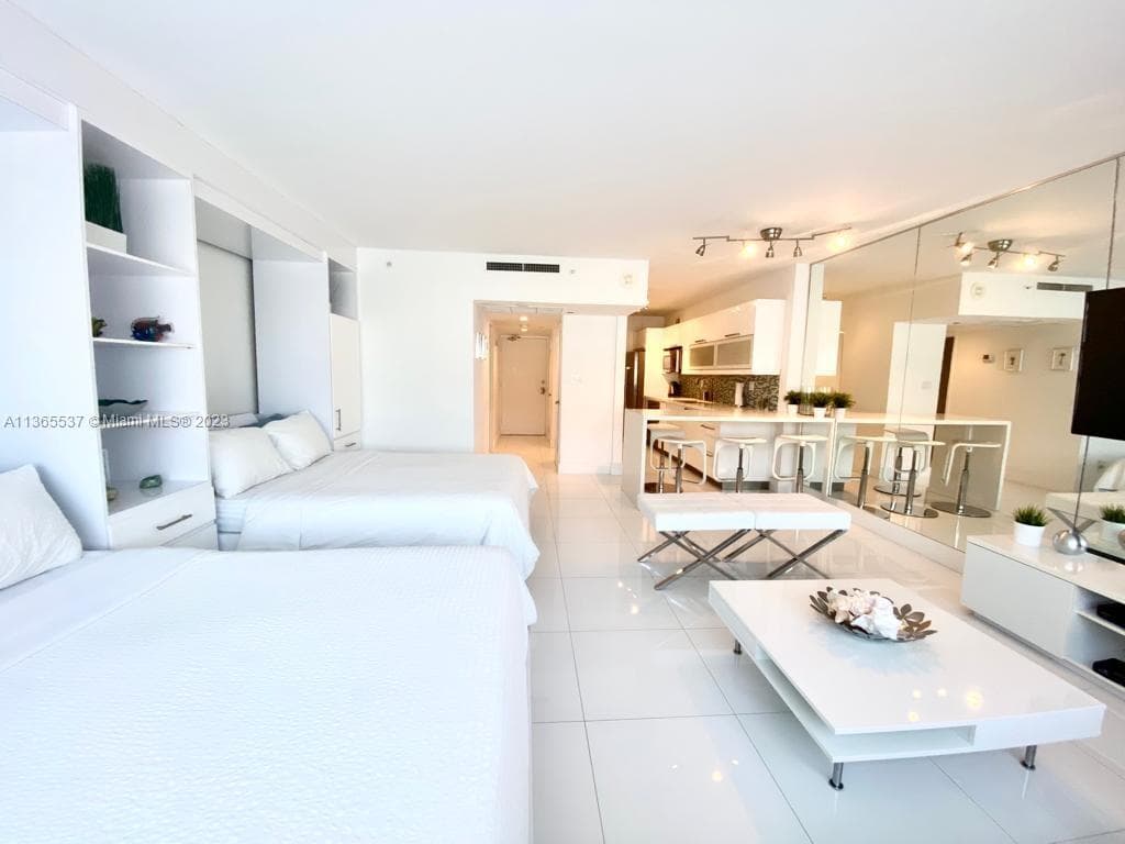 100 Lincoln Rd # 906, Miami Beach FL 33139 — 3