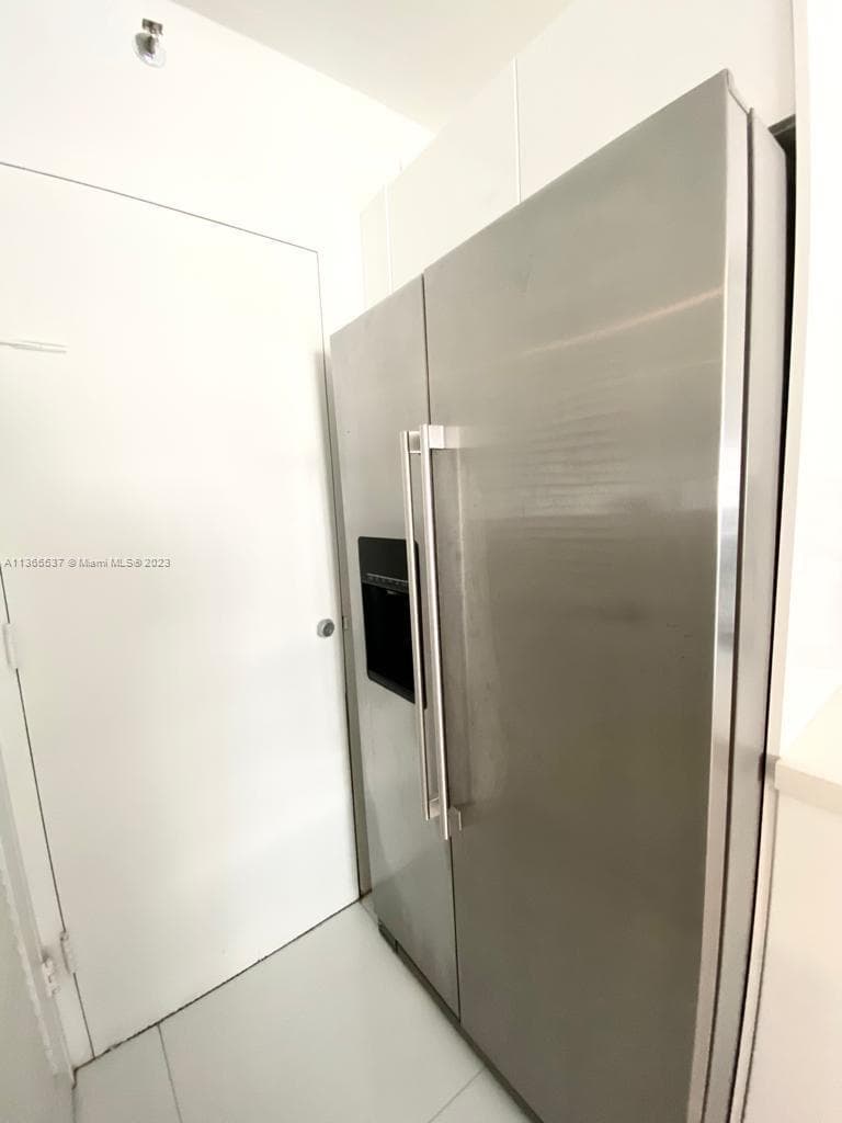 100 Lincoln Rd # 906, Miami Beach FL 33139 — 10