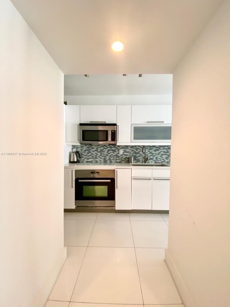 100 Lincoln Rd # 906, Miami Beach FL 33139 — 15