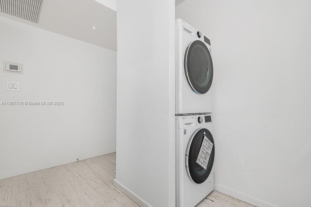 2301 Collins Ave # 1032, Miami Beach FL 33139 — 17