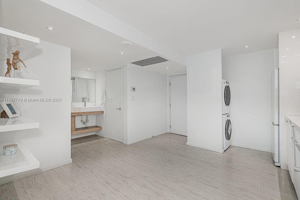 2301 Collins Ave # 1032, Miami Beach FL 33139 — 12