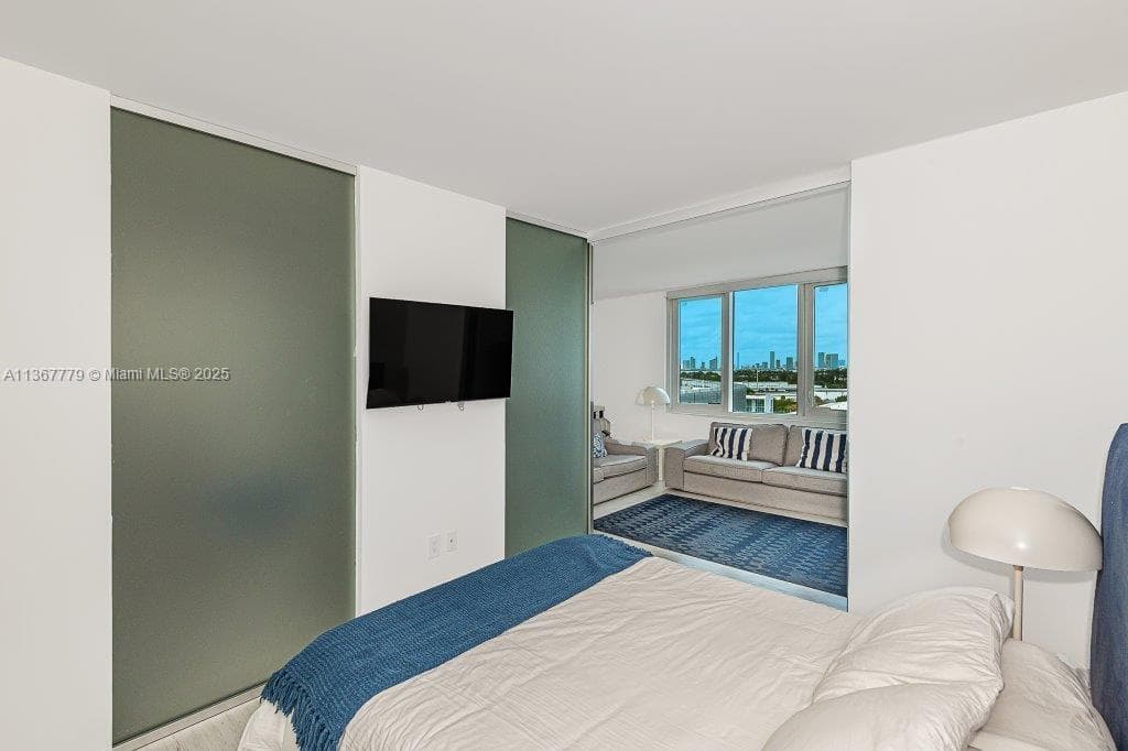 2301 Collins Ave # 1032, Miami Beach FL 33139 — 1