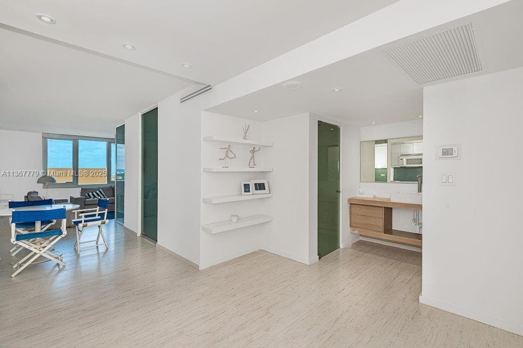 2301 Collins Ave # 1032, Miami Beach FL 33139 — 10