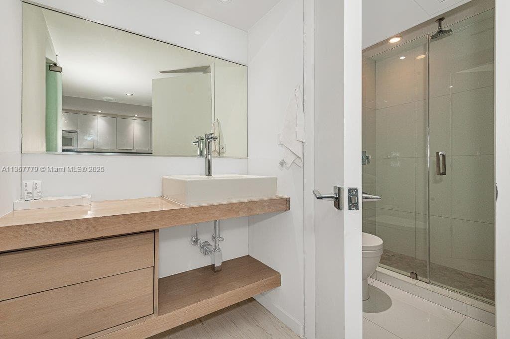 2301 Collins Ave # 1032, Miami Beach FL 33139 — 18