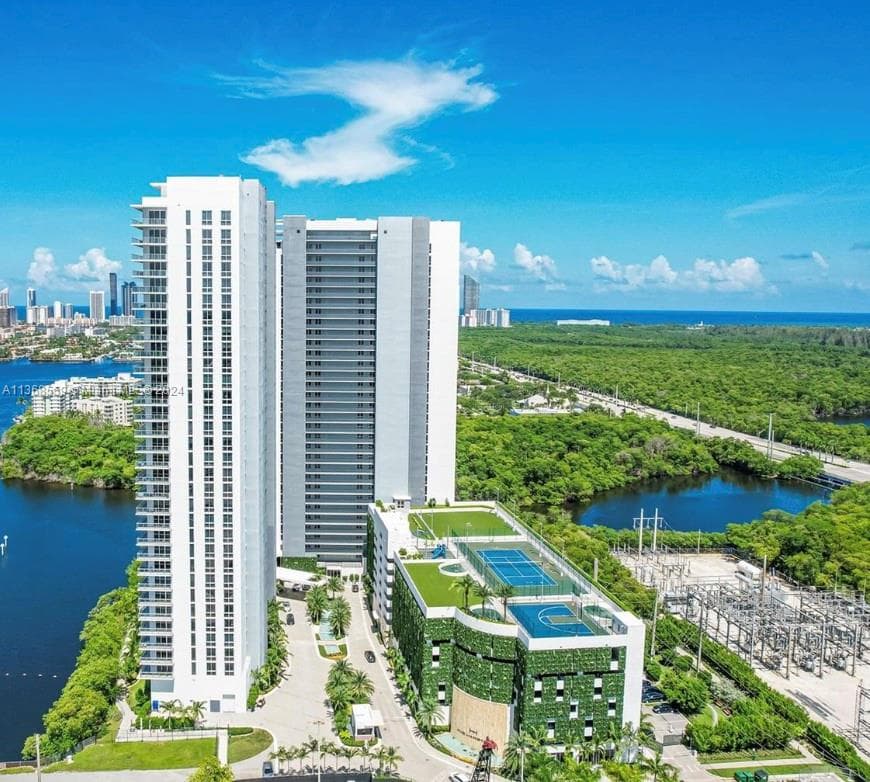 16385 Biscayne Blvd # 7, North Miami Beach FL 33160 — 2