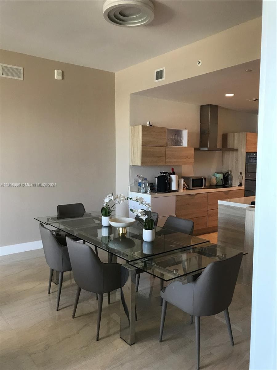 16385 Biscayne Blvd # 7, North Miami Beach FL 33160 — 12