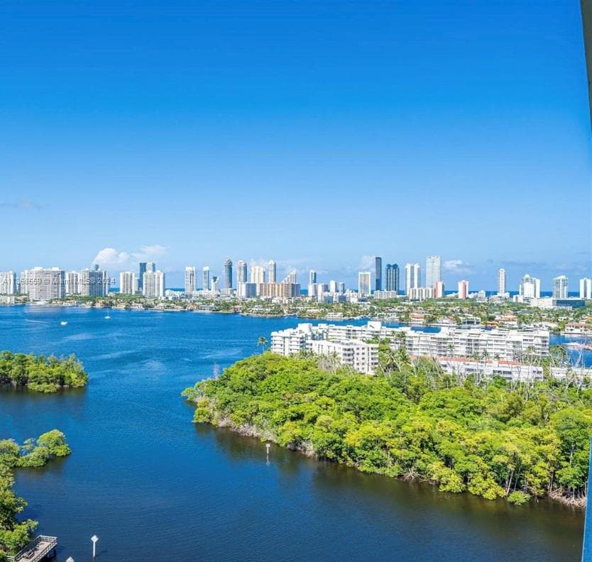 16385 Biscayne Blvd # 7, North Miami Beach FL 33160 — 3