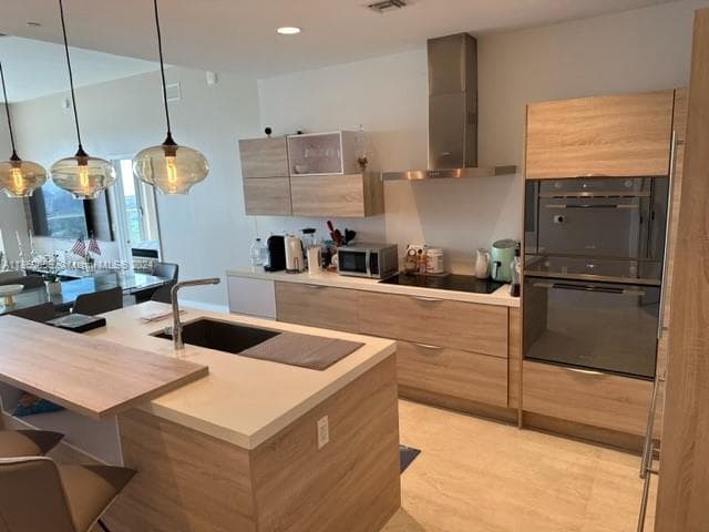 16385 Biscayne Blvd # 7, North Miami Beach FL 33160 — 30