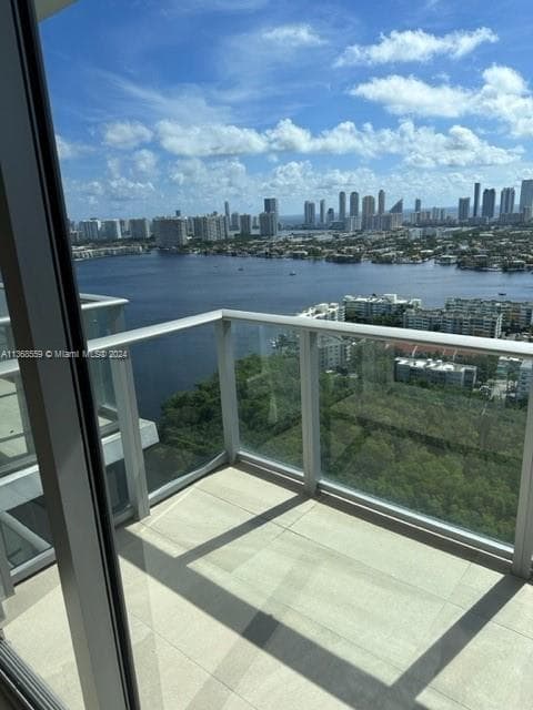 16385 Biscayne Blvd # 7, North Miami Beach FL 33160 — 38