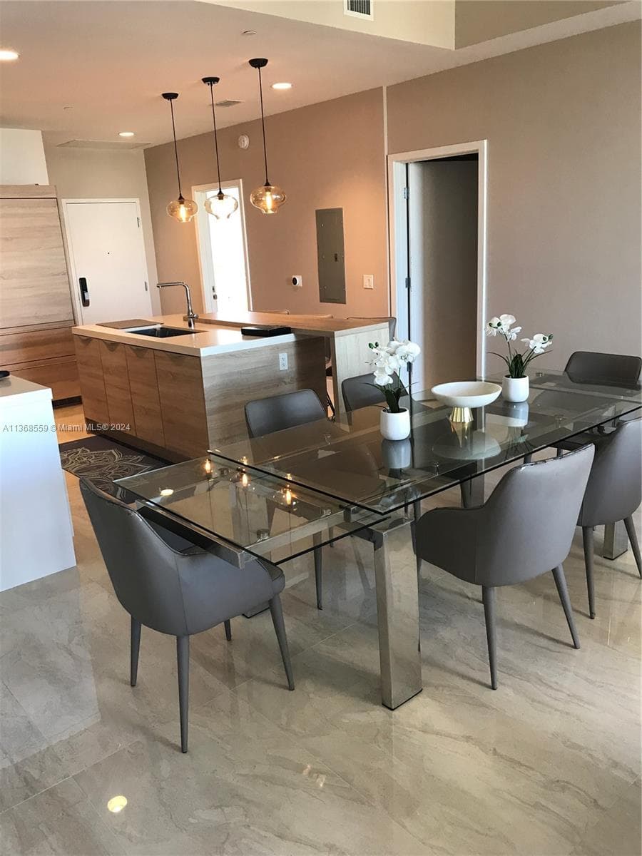 16385 Biscayne Blvd # 7, North Miami Beach FL 33160 — 10