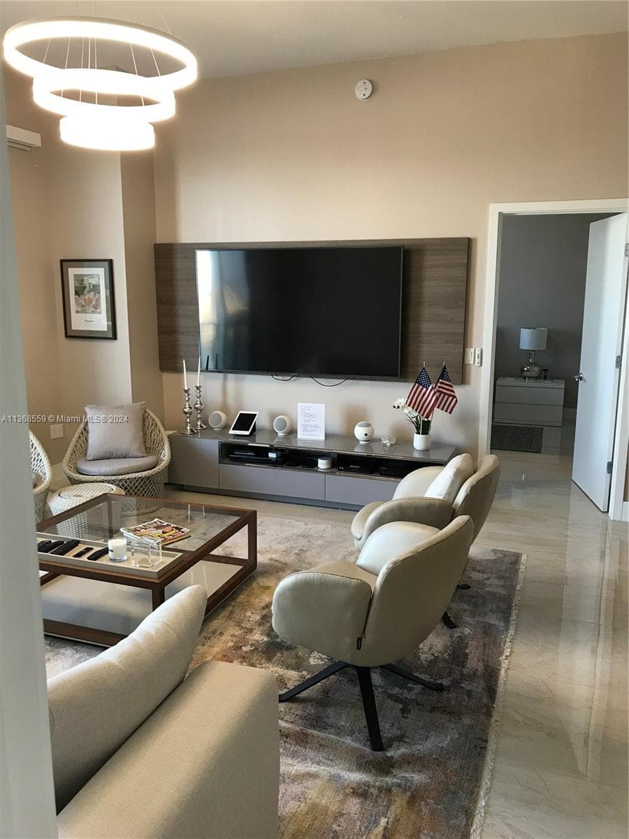 16385 Biscayne Blvd # 7, North Miami Beach FL 33160 — 11