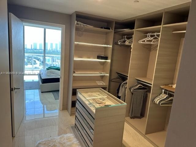 16385 Biscayne Blvd # 7, North Miami Beach FL 33160 — 40