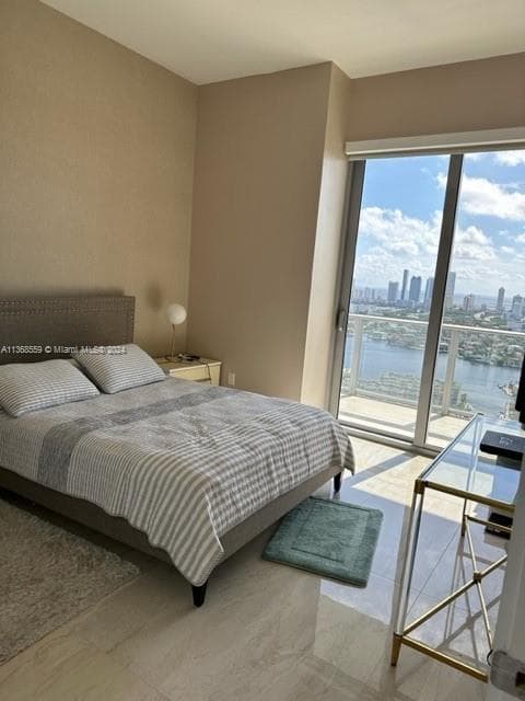 16385 Biscayne Blvd # 7, North Miami Beach FL 33160 — 25