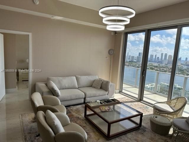 16385 Biscayne Blvd # 7, North Miami Beach FL 33160 — 21