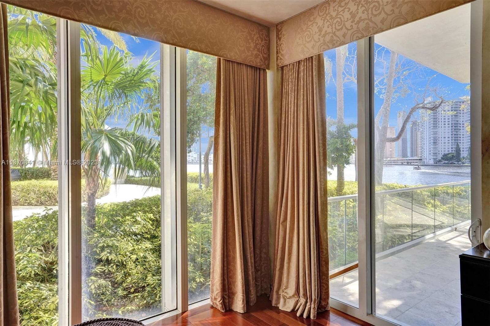 2600 Island Blvd # 101, Aventura FL 33160 — 23