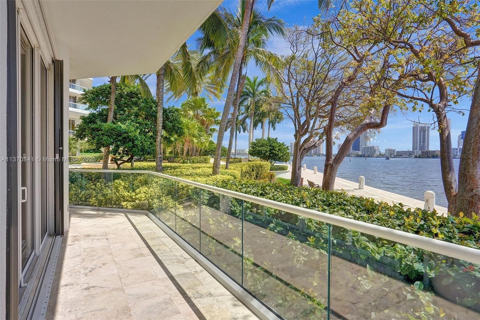 2600 Island Blvd # 101, Aventura FL 33160 — 2