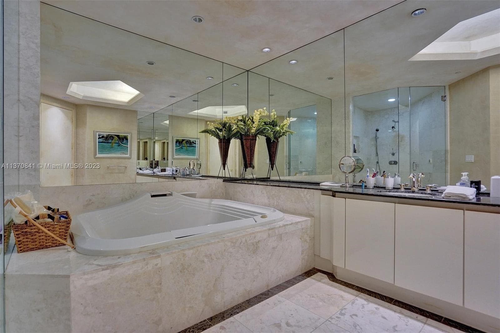 2600 Island Blvd # 101, Aventura FL 33160 — 24