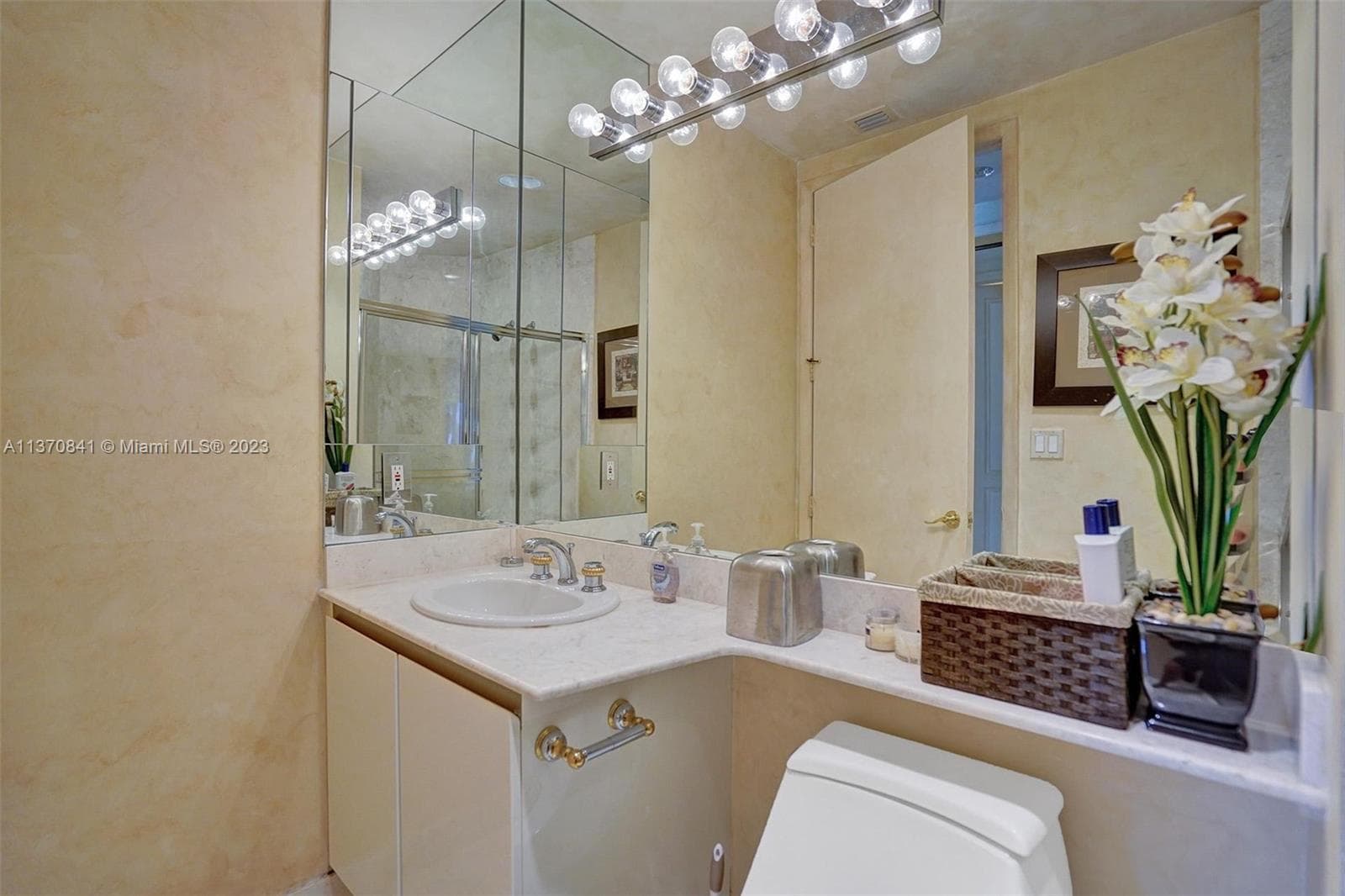2600 Island Blvd # 101, Aventura FL 33160 — 30