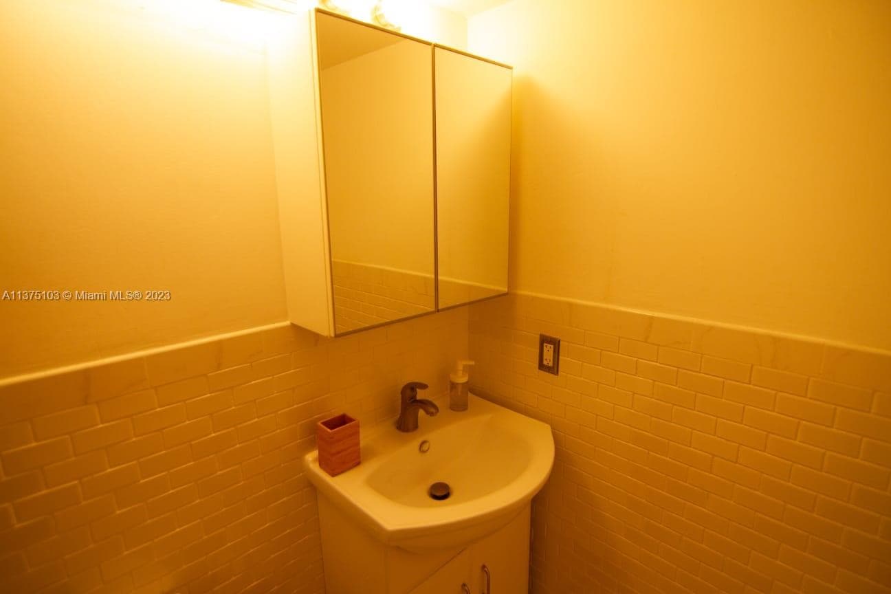 753 Michigan Ave # 2C, Miami Beach FL 33139 — 2
