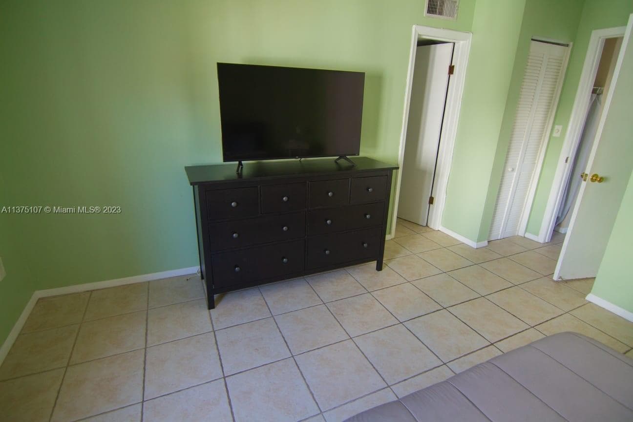 753 Michigan Ave # 2D, Miami Beach FL 33139 — 12