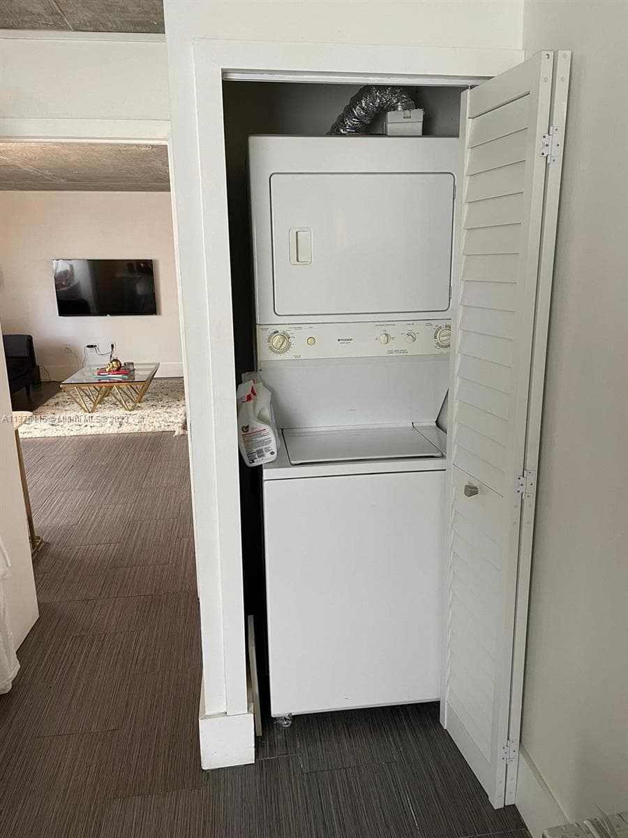 753 Michigan Ave # 2E, Miami Beach FL 33139 — 9