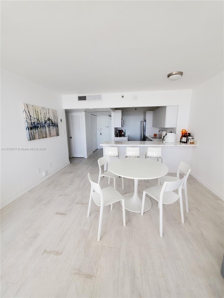 100 Lincoln Rd # 1244, Miami Beach FL 33139 — 18