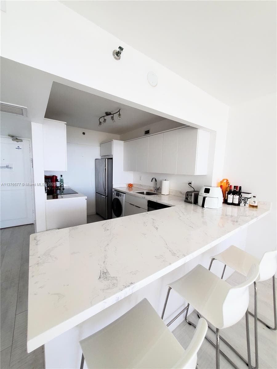 100 Lincoln Rd # 1244, Miami Beach FL 33139 — 19