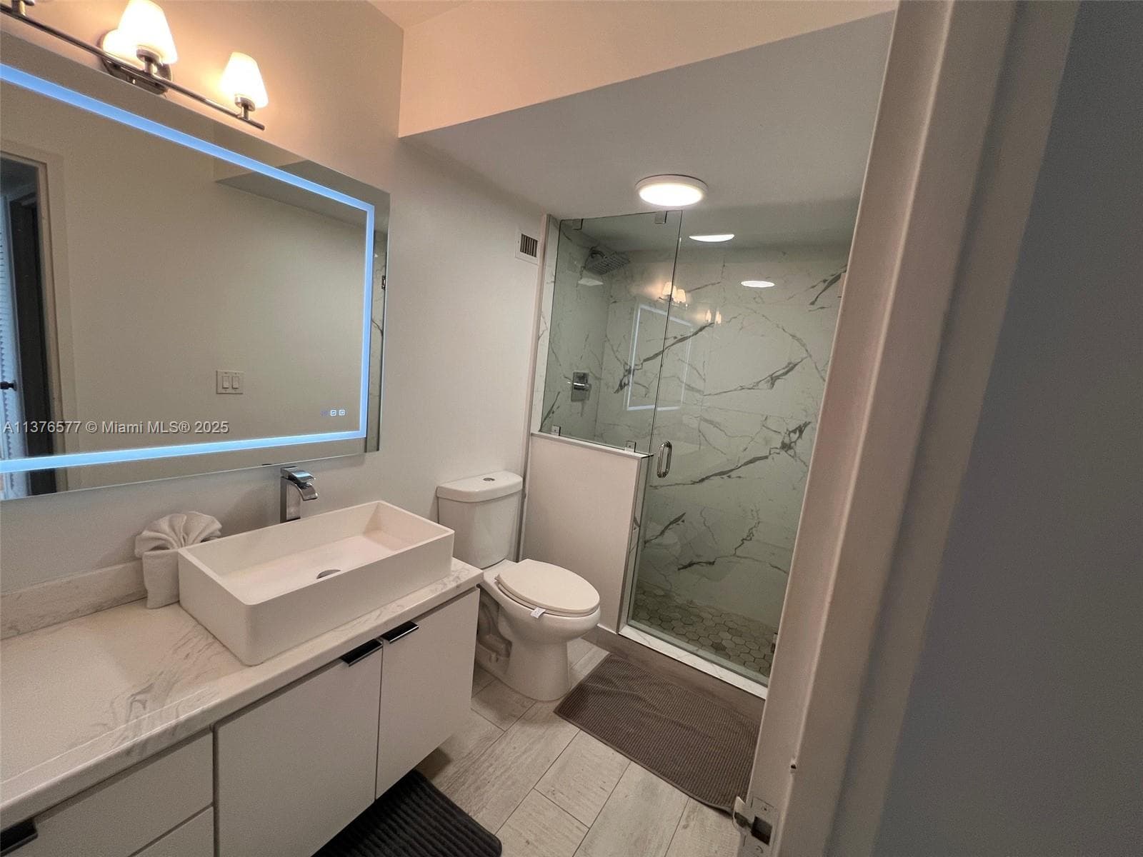 100 Lincoln Rd # 1244, Miami Beach FL 33139 — 25