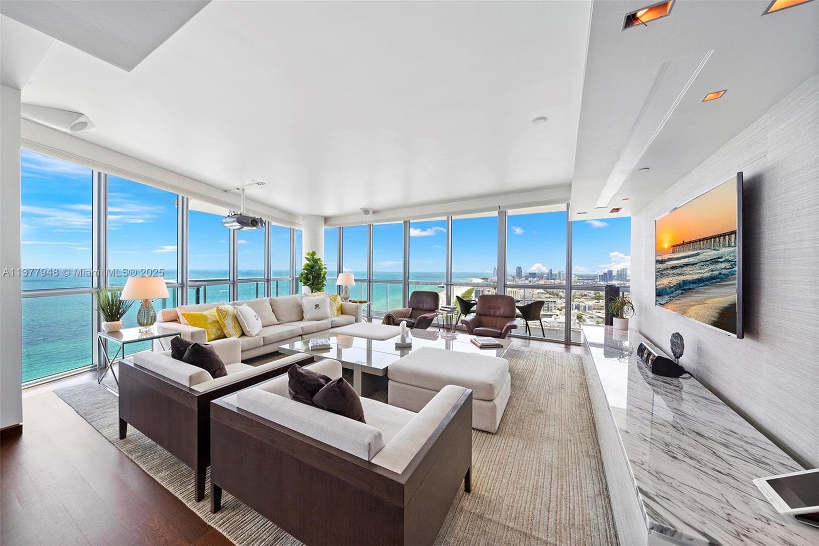 101 20th St # 3909, Miami Beach FL 33139 — 2