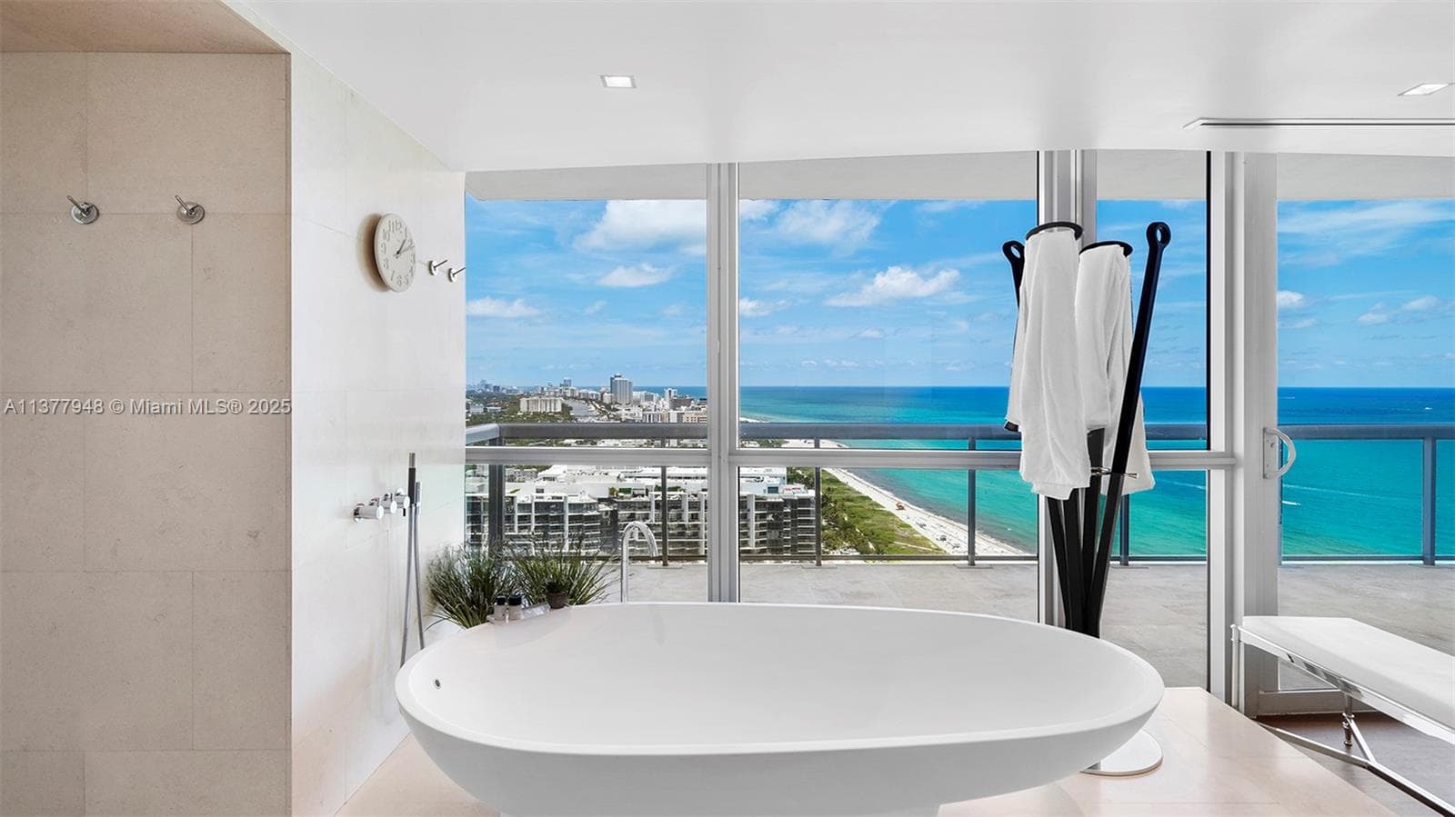 101 20th St # 3909, Miami Beach FL 33139 — 32
